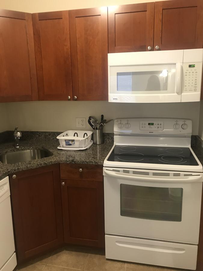 Crescent Suites Hotel Waltham Bagian luar foto