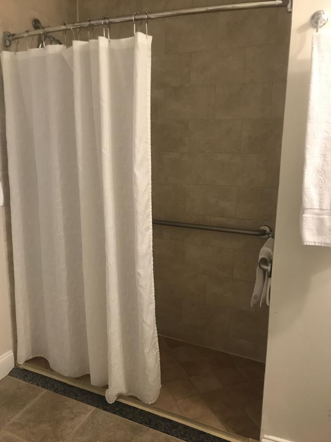 Crescent Suites Hotel Waltham Bagian luar foto